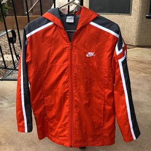 Nike boys windbreaker jacket.